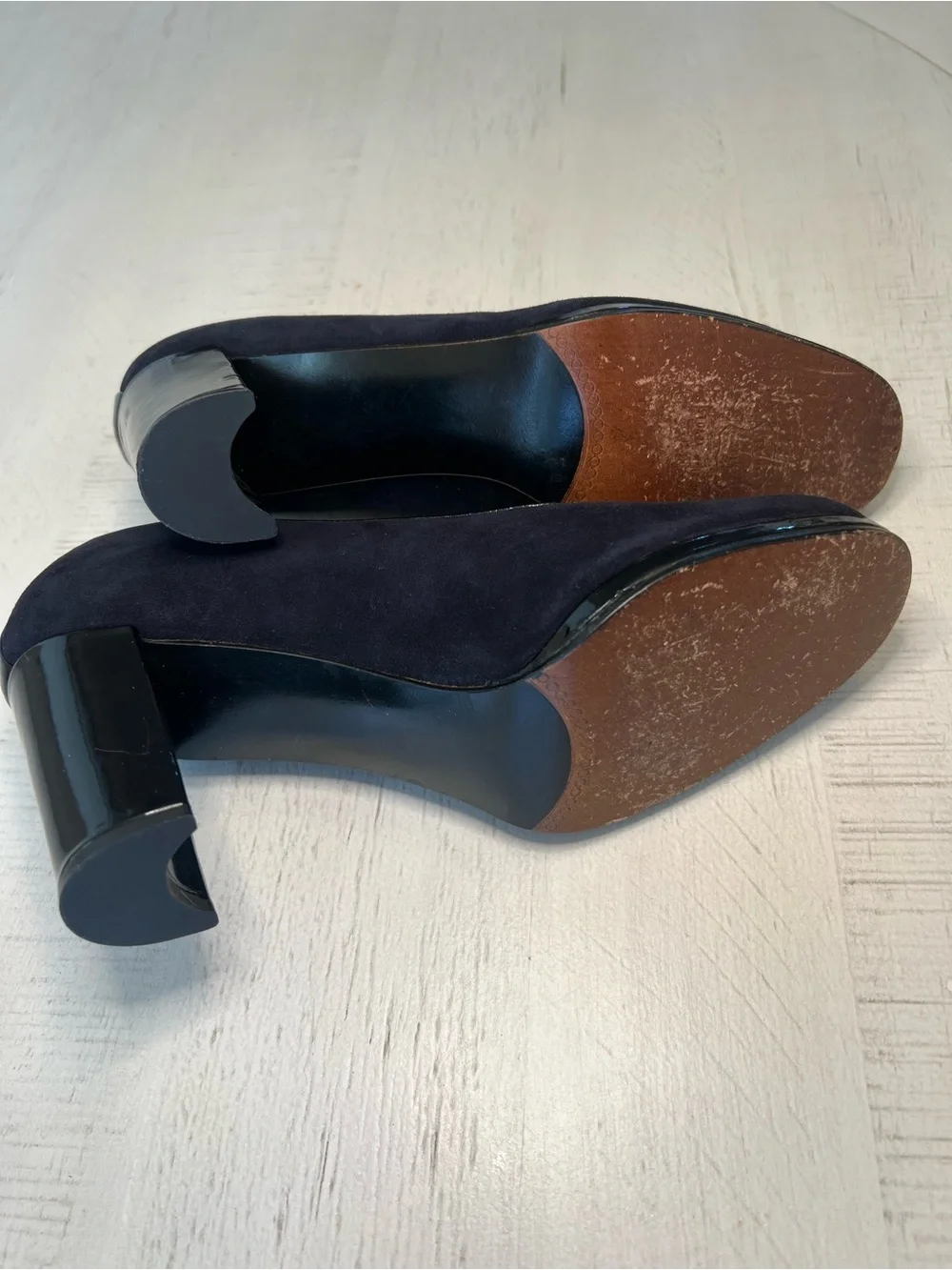 Stuart Weitzman Vintage Navy Suede Round-Toe Patent Block Heel - Picture 4 of 8